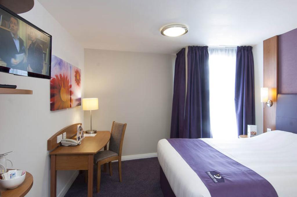 Premier Inn Sheffield Arena 客房 照片