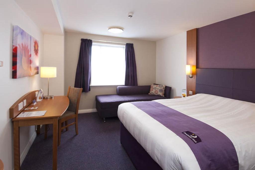 Premier Inn Sheffield Arena 客房 照片