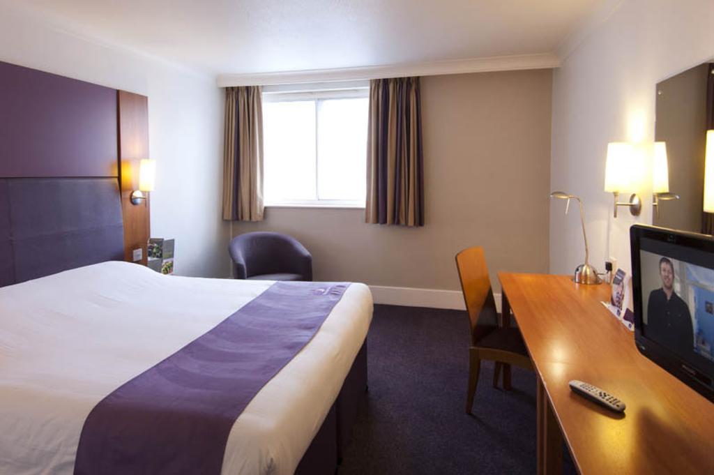 Premier Inn Sheffield Arena 客房 照片