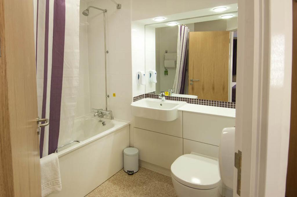 Premier Inn Sheffield Arena 客房 照片